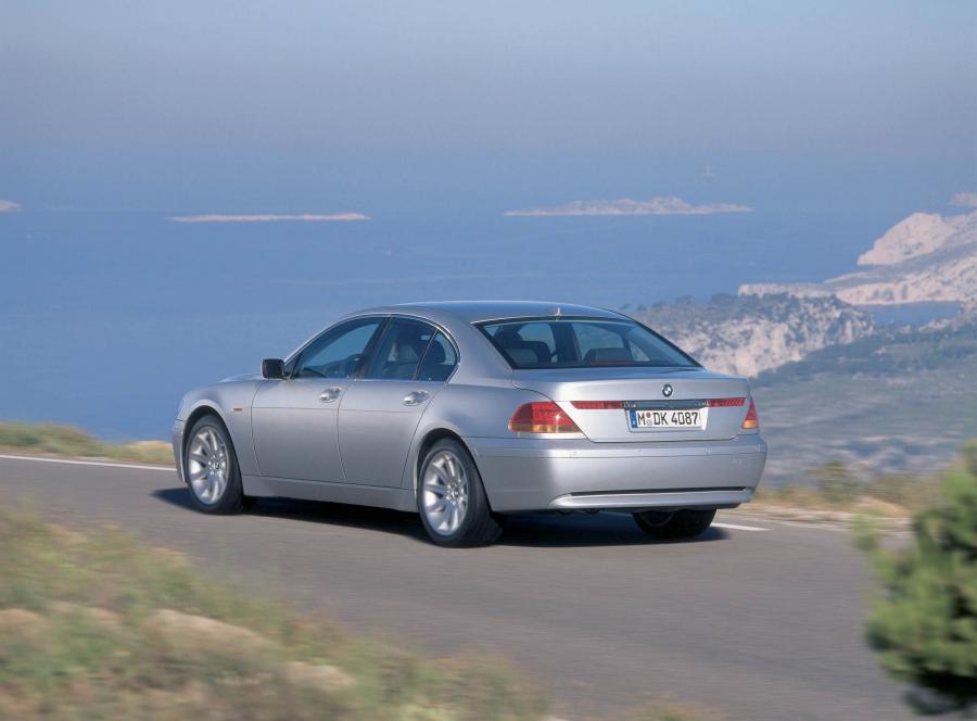  BMW 7-Series 2002 года  (фото 25 из 79)